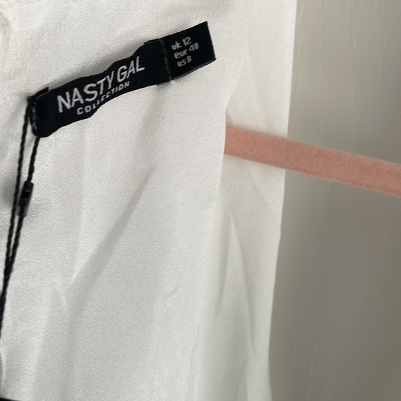 NWT Nastygal white puff sleeve romper - Picture 3 of 3